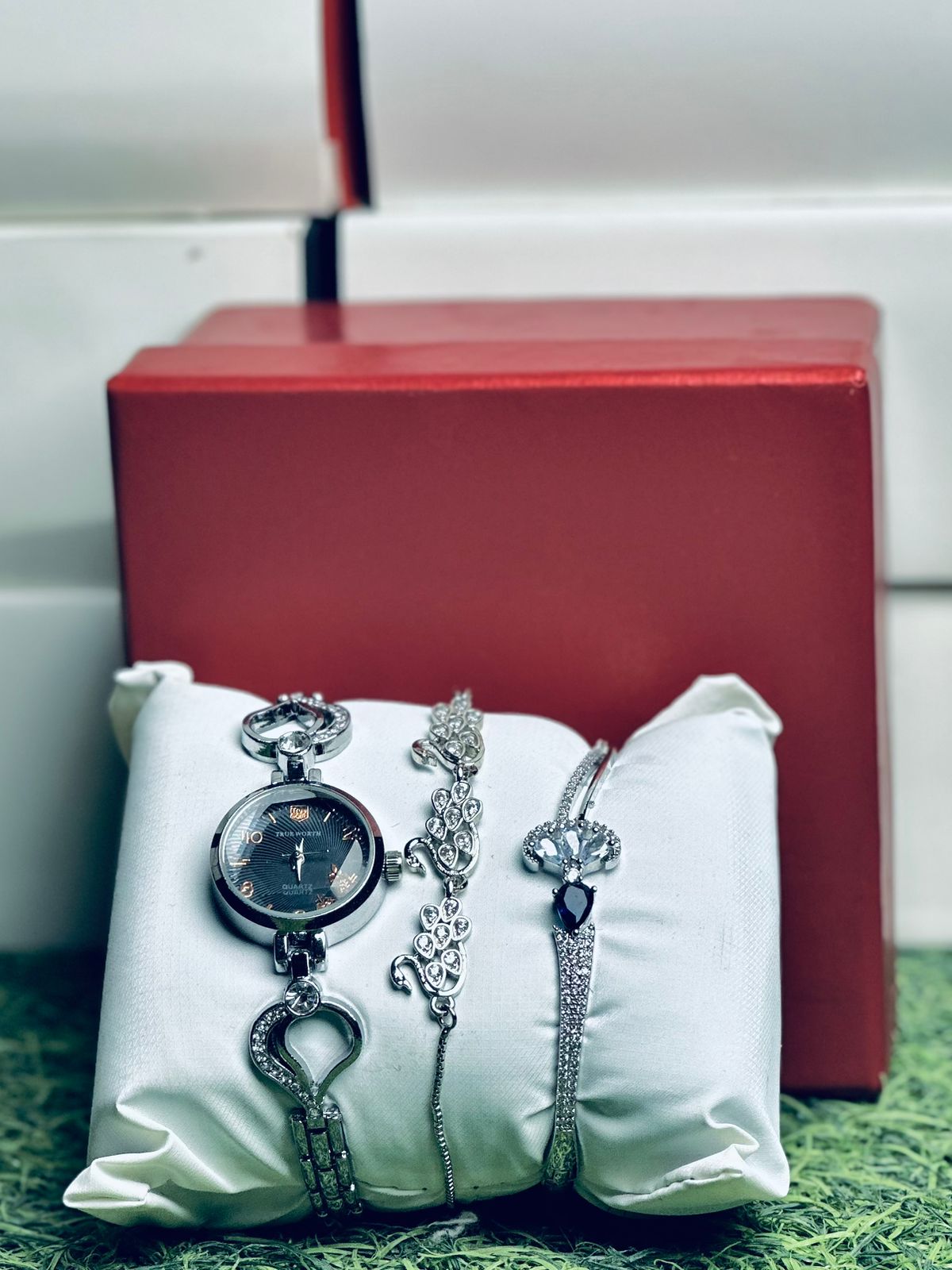 Girls Watch Gift Pack Set With Ring, Bracelet etc.