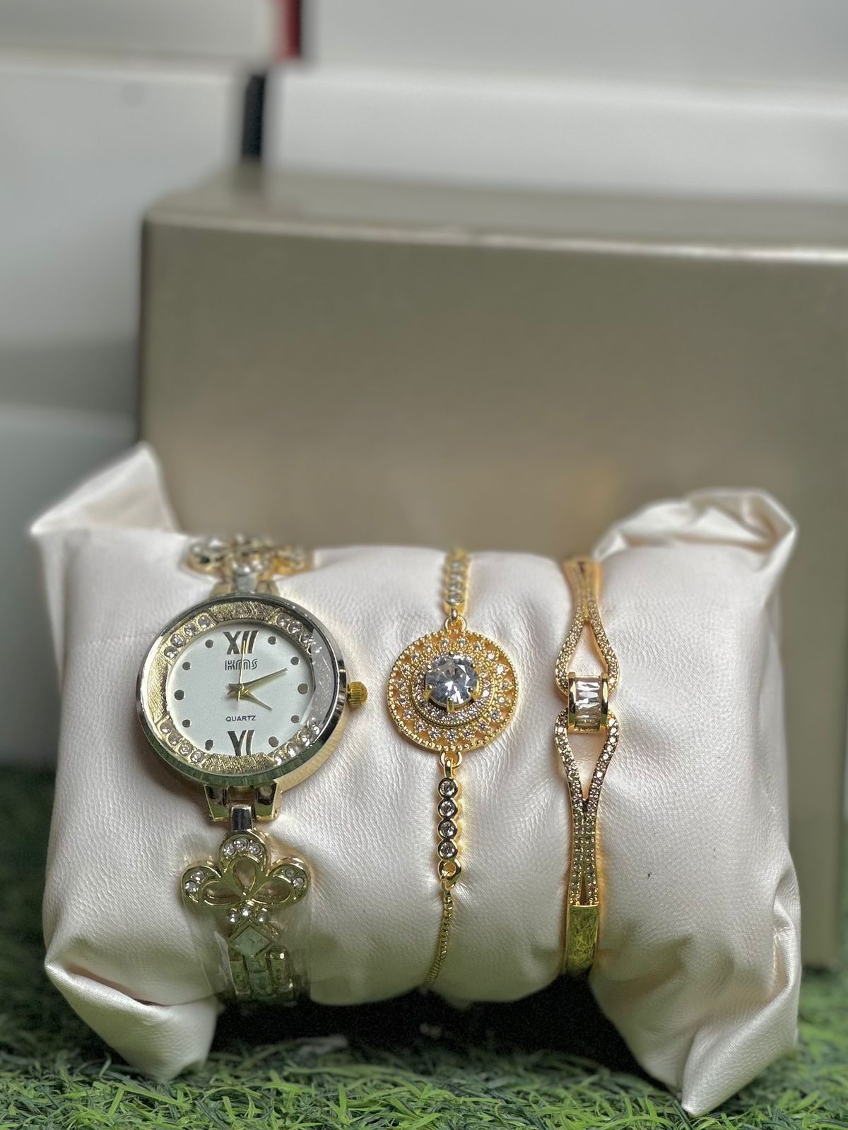 Girls Watch Gift Pack Set With Ring, Bracelet etc.